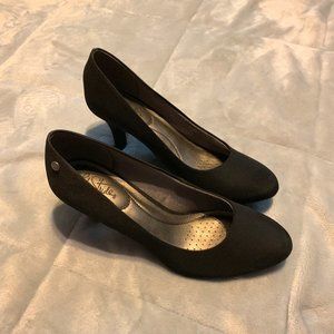 Black Size 8 Heels with Cushion